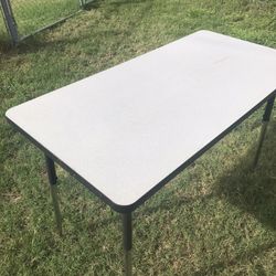 4ft Table 