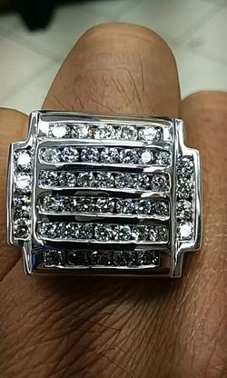 14k WHITE GOLD RING 27.6 GRAMS 4 CT VS DIAMONDS