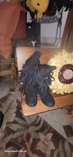 Fringe Boots 