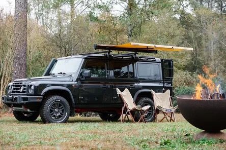 Kammok Crosswing Vehicle Awning Gray 5’ Wide x 7’ Extend & High Wind Pole Kit ($1,300+ new)