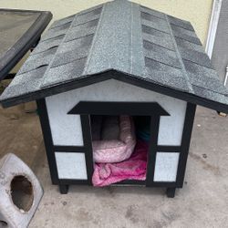 Dog/cat House