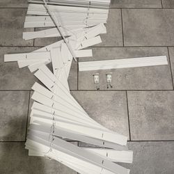 BROKEN White Cordless Faux Wood Blinds for Windows with 2 in. Slats - 23 in. W x 72 in. L (Actual Size 22.5 in. W x 72 in. L)