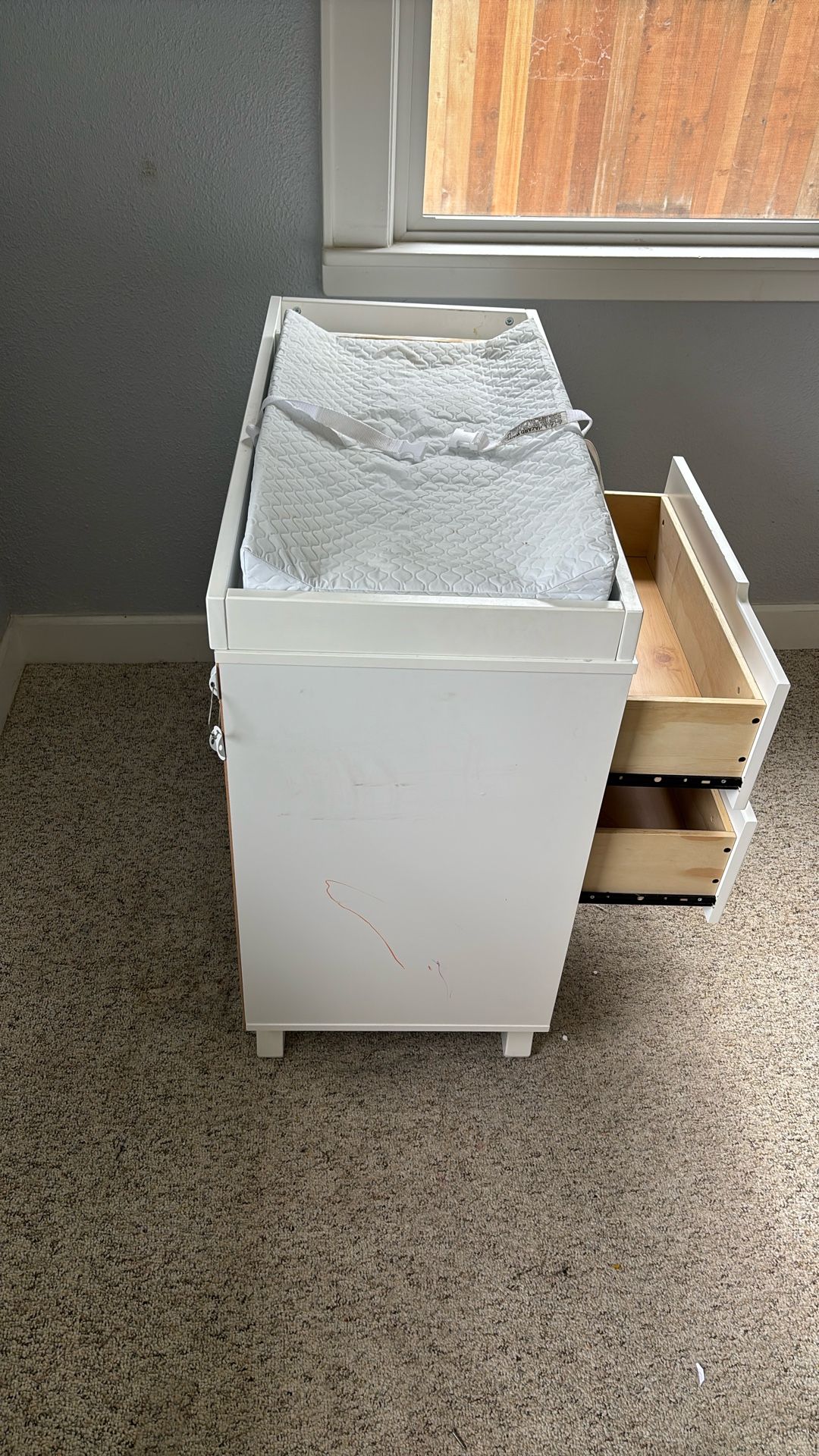Free Changing Table