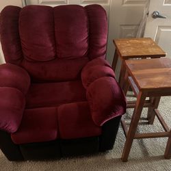 Electric Recliner Char & 2 Bar stools