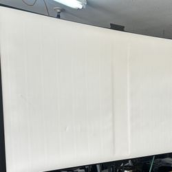 Retractable Projector Screen 