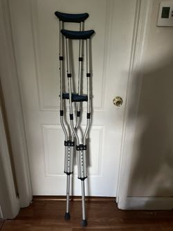 Armpit Crutches