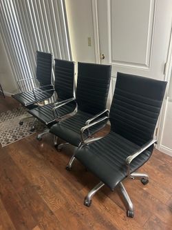 Rolling chairs