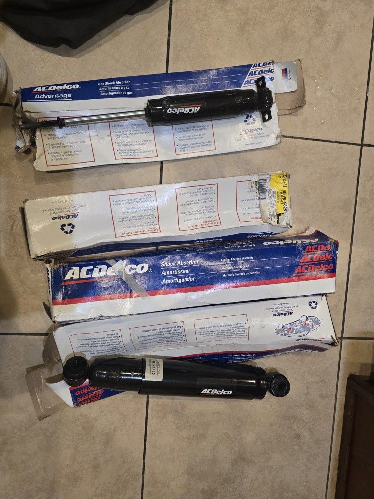 2005 Chevy Astro Van Shocks NIB Front & Back