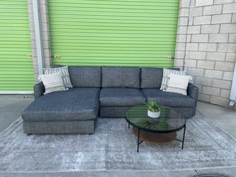 *Free Delivery* Bassett Sectional Couch Sofa