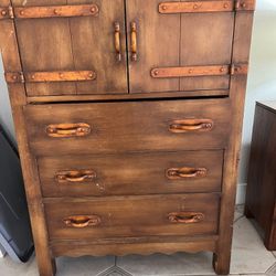 Dresser/chest