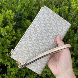 Michael Kors Jet Set Travel LG Double Zip Wristlet