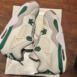 Jordan 4 SB Pine Green