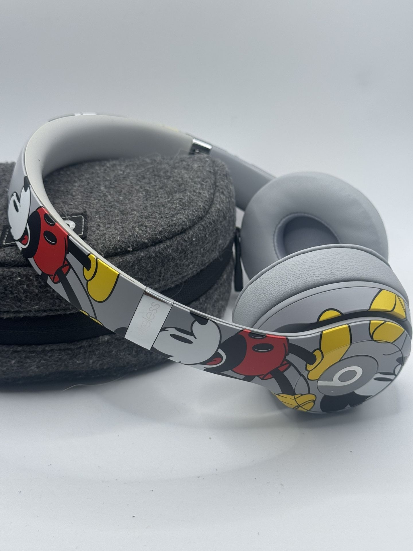 Headphones Beats Solo Wireless Mickey's 90th Anniversary