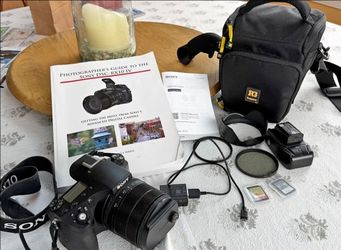 Sony Cyber- shot DSC - RX10 IV Digital Camera Bundle