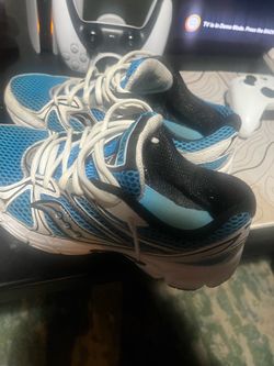 Men’s blue saconey size 8 can negotiate want 75 can negotiate