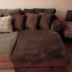 Chaise Lounge With Pillows 