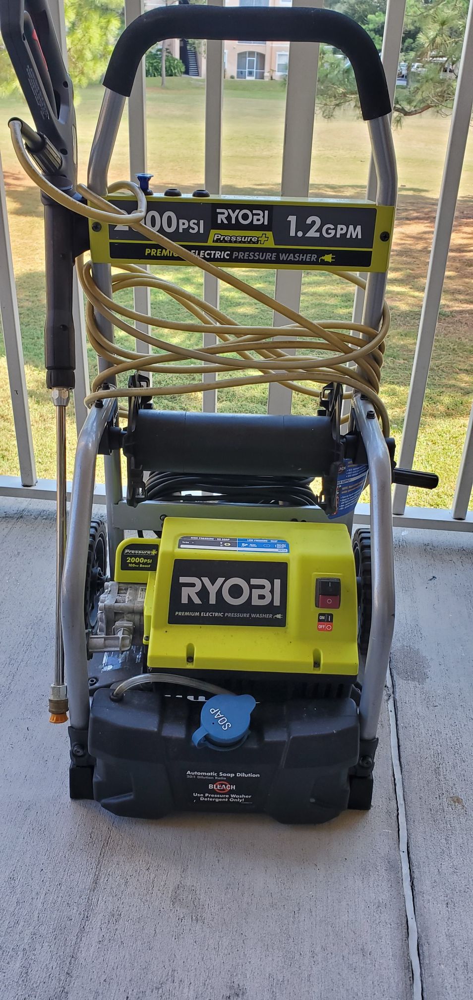 2,000 PSI 1.2 GPM Electric Pressure Washer Ryobi premium 100 percent working condition first owner