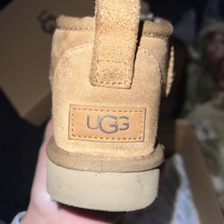 UGGS