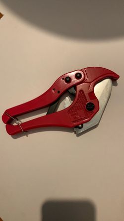 1-5/8” RACHET PVC PIPE CUTTER