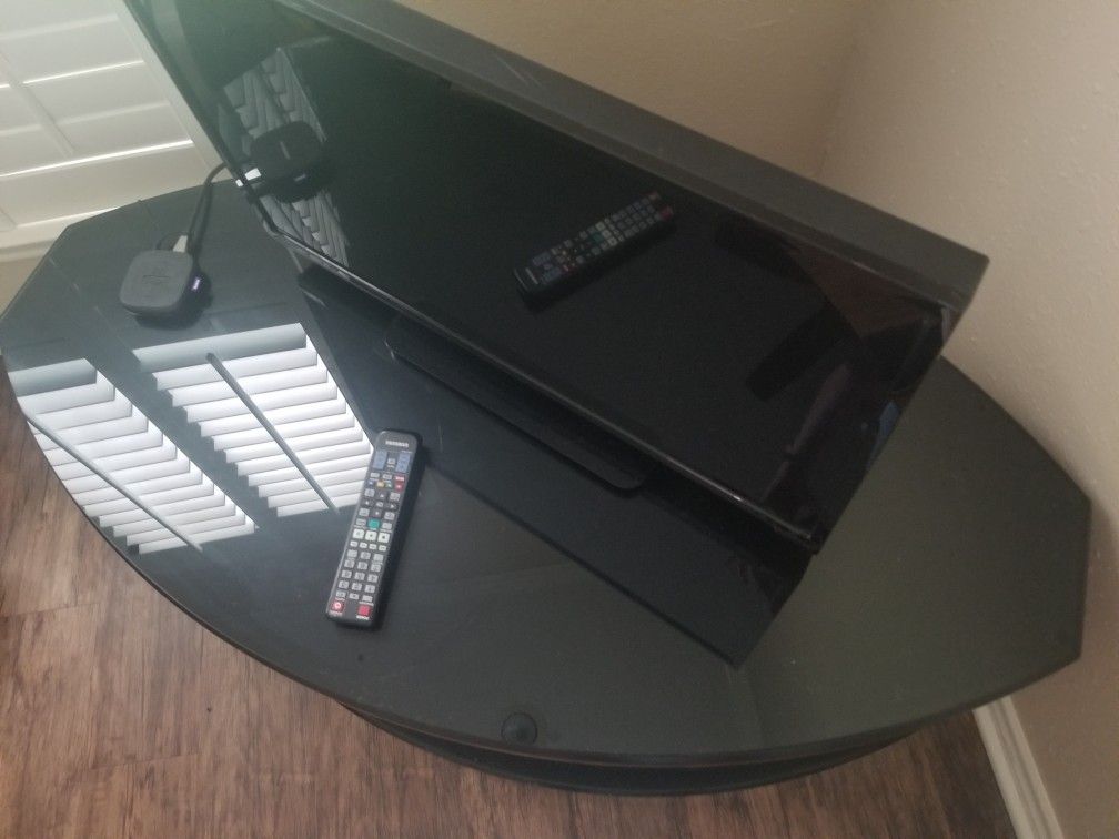 Very solid tv stand