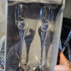 Toasting Glasses Crystal Heart