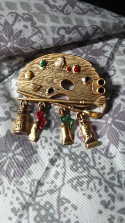 Donnacraft brooch