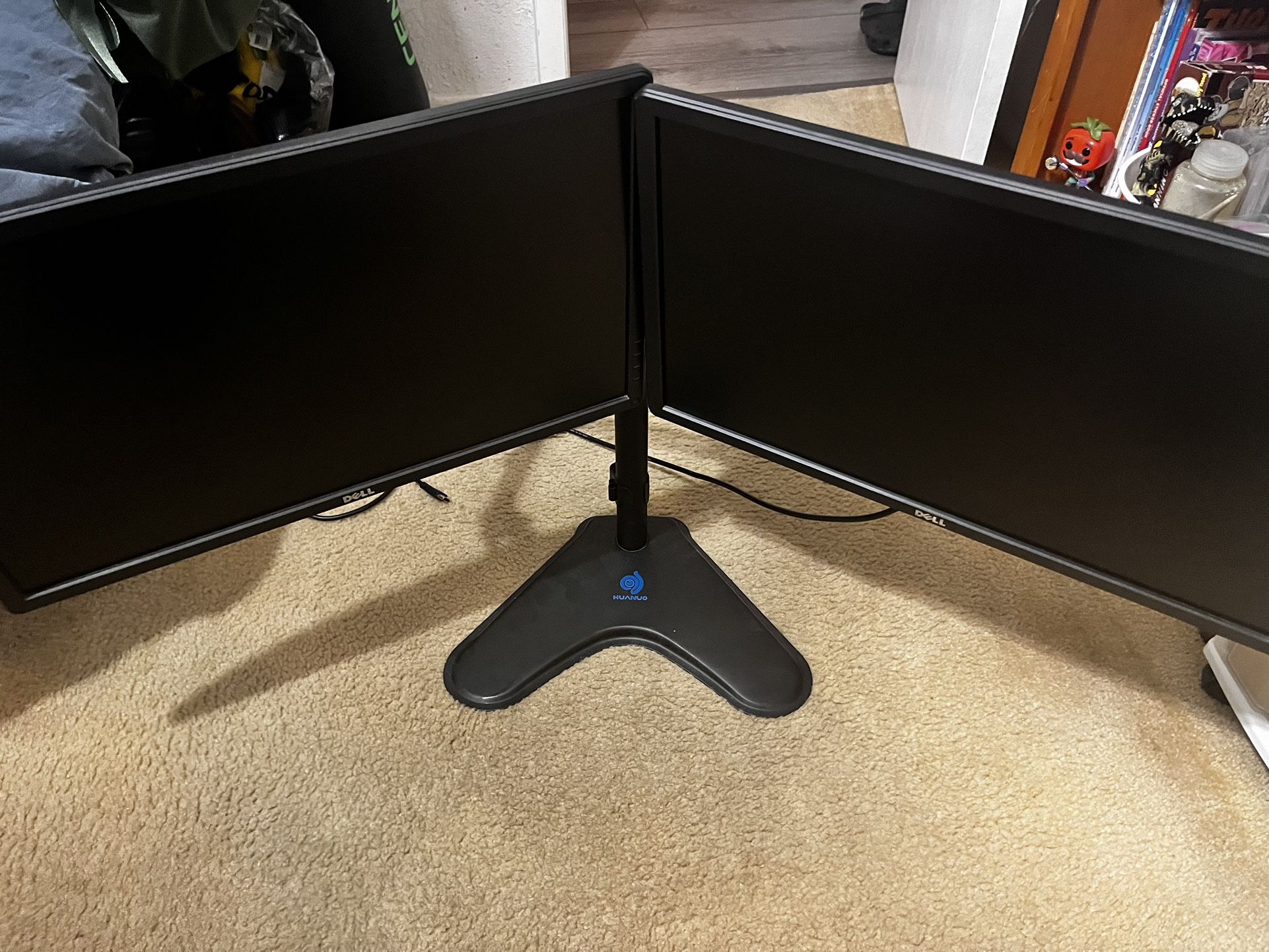 2 Monitors Dell 24” + New Huanuo dbl Monitor Stand