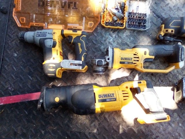 Guys Stuff (Deewwaalltt)