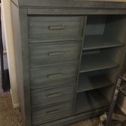 BEDROOM SET... HIGH END CAL KING BEDROOM SET THAT IS WORTH REFINISHING. THIS SET RETAILED AT ONE TIME $8995.00 PLUS TAX….ALL SCUFFS ARE ALL SURFACE Wh