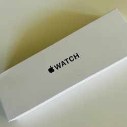 Apple Watch SE 3 40mm,  GPS , Starlight With Sport Band! Apple Just Release Last Week!!! Newest Model!! 