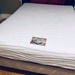 Mattress+Box queen memory foam gel MEDIUM  10”thick box spring 9”brand new in plastic we deliver
