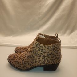 Lucky Brand Basel Bootie Size 7.5 Wide