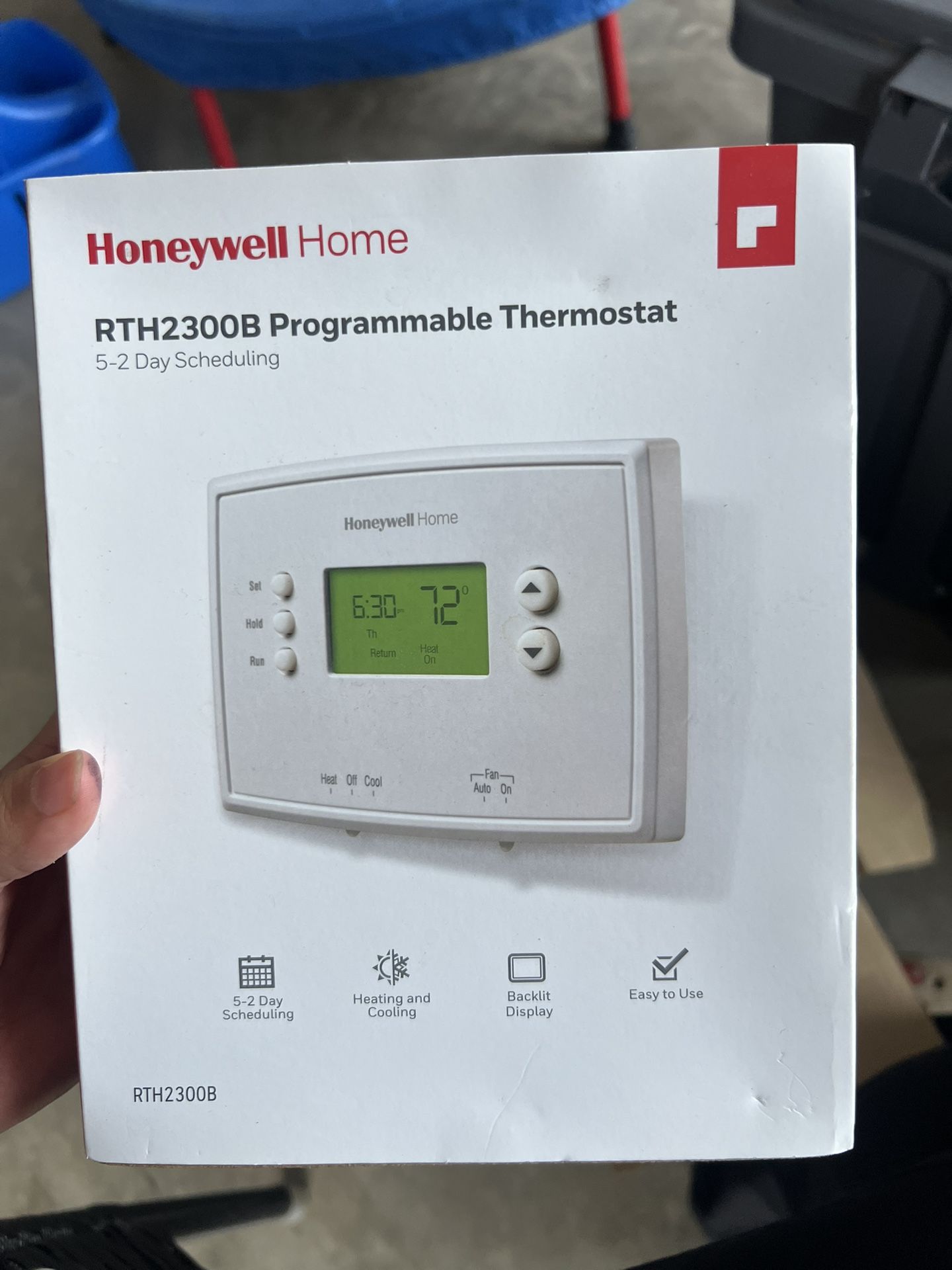 Programmable thermostat