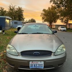 2004 Ford Taurus