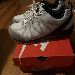 steel toe wolverine work shoes size 10 40$ 