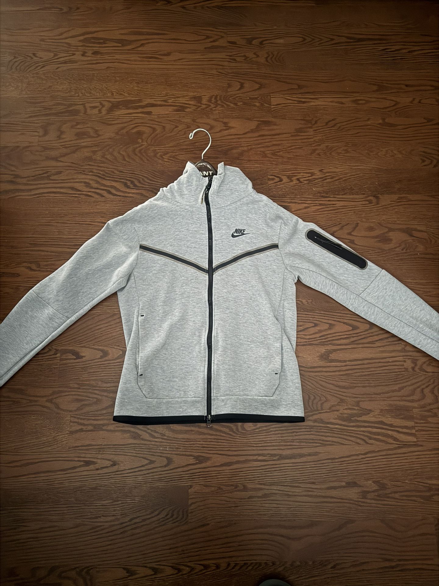 Grey Nike Tech Fleece