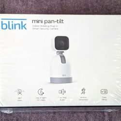 Blink Mini Pan-Tilt Indoor Rotating Plug-In Smart Security Camera *NEW*