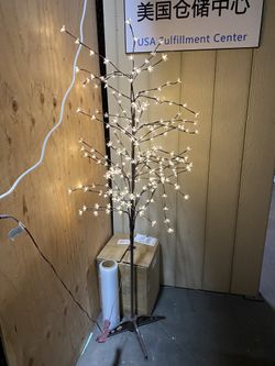 Light  Tree New In Box 
