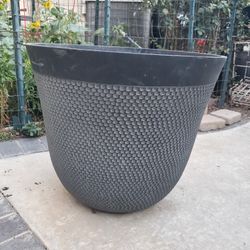 22" Large Outdoor Planter Pot