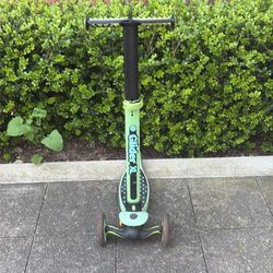 Yvolution Glider XL Adjustable Kick Scooter Green Black 3-Wheel Model