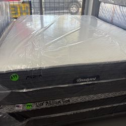 QUEEN SIZE SIMMONS BEAUTYREST (MEDIUM) HYBRID MATTRESS & BOX SPRINGS BED SET