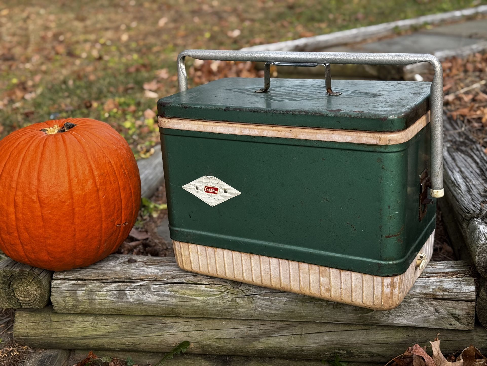 Rare vintage Coleman metal cooler green diamond snowlite + handle lock MCM (August 1965)