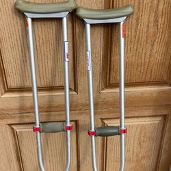Crutches 5’1-5’9