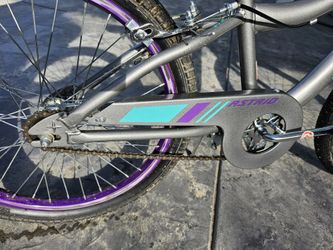 Schwinn Astrid 20" Kids' Bike - Gray:Used Like New