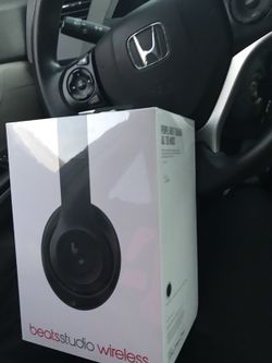 Beats By Dre. Wireless Studio.