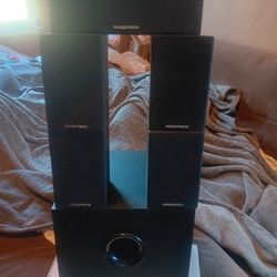 Monoprice Premium 5-Channel Home Theater System without Subwoofer.  Dont Let The Size Fool You. In Excellent Condition.