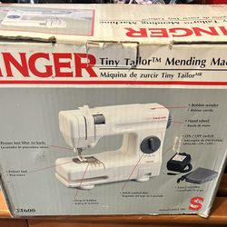 Singer Sewing  Machine 