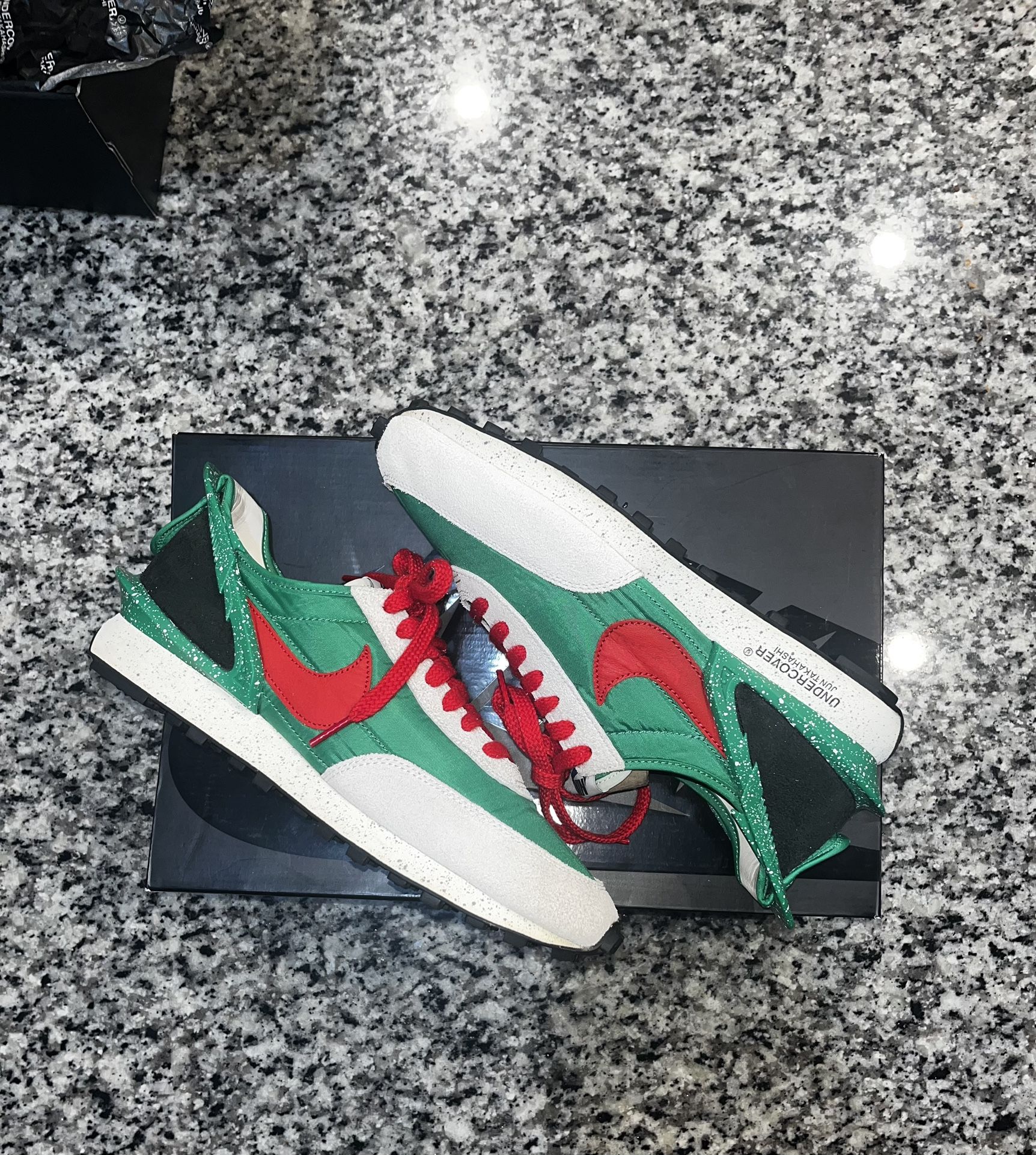 UNDERCOVER X WMNS DAYBREAK ´LUCKY GREEN´