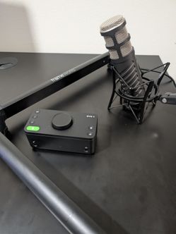 RØDE Procaster XLR + PSM1 Shock Mount + Gator Frameworks Desk Arm + Audient EVO 4 Interface