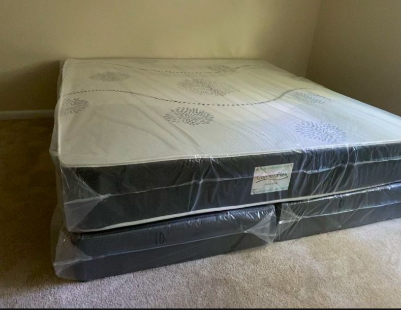 Queen Mattress- Double Sides- Come With Free Box Spring - Free Delivery 🚚 To Reasonable Distance